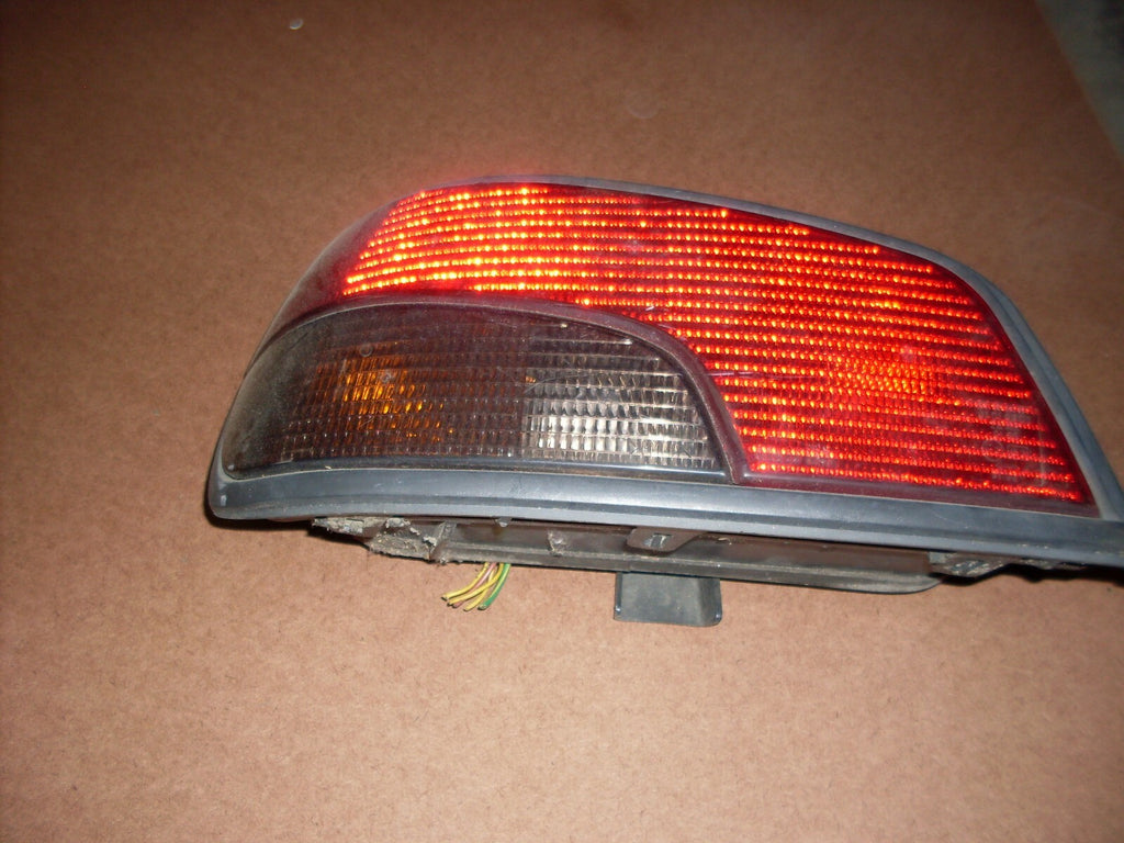 🚨 FEU ARRIÈRE GAUCHE PEUGEOT 306 BERLINE / SEDAN PHASE 1 1993–1996 – ARG STOP