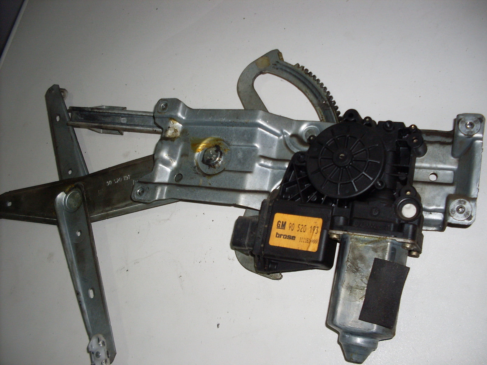 LEVE VITRE ELECTRIQUE AVANT GAUCHE OPEL CORSA B 1993-2000 5 PORTES AVEC MOTEUR