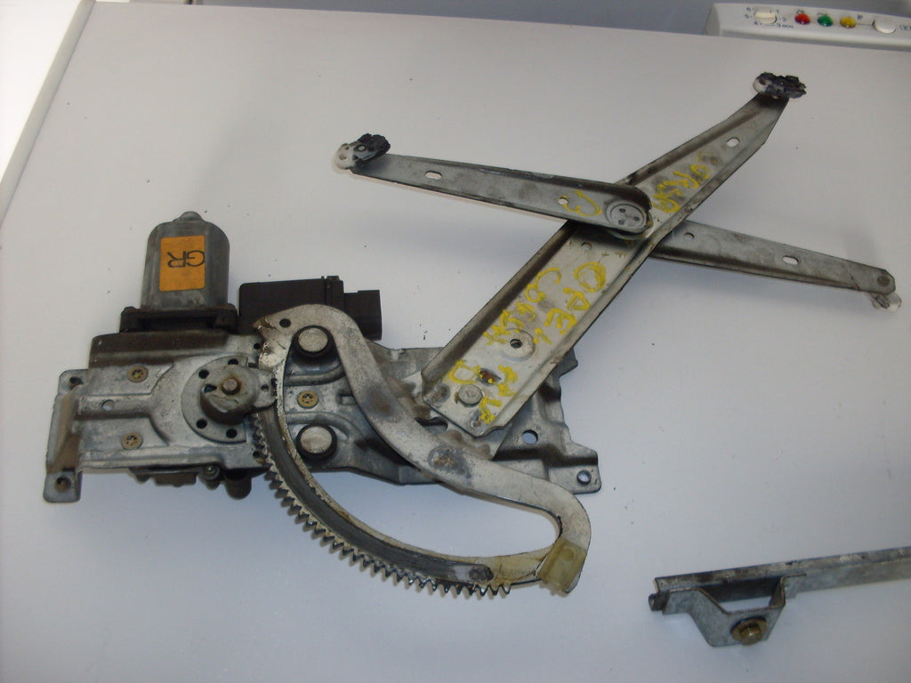 Lève-vitre électrique AVANT DROIT Opel Corsa B 1993-2000 5 portes avec moteur