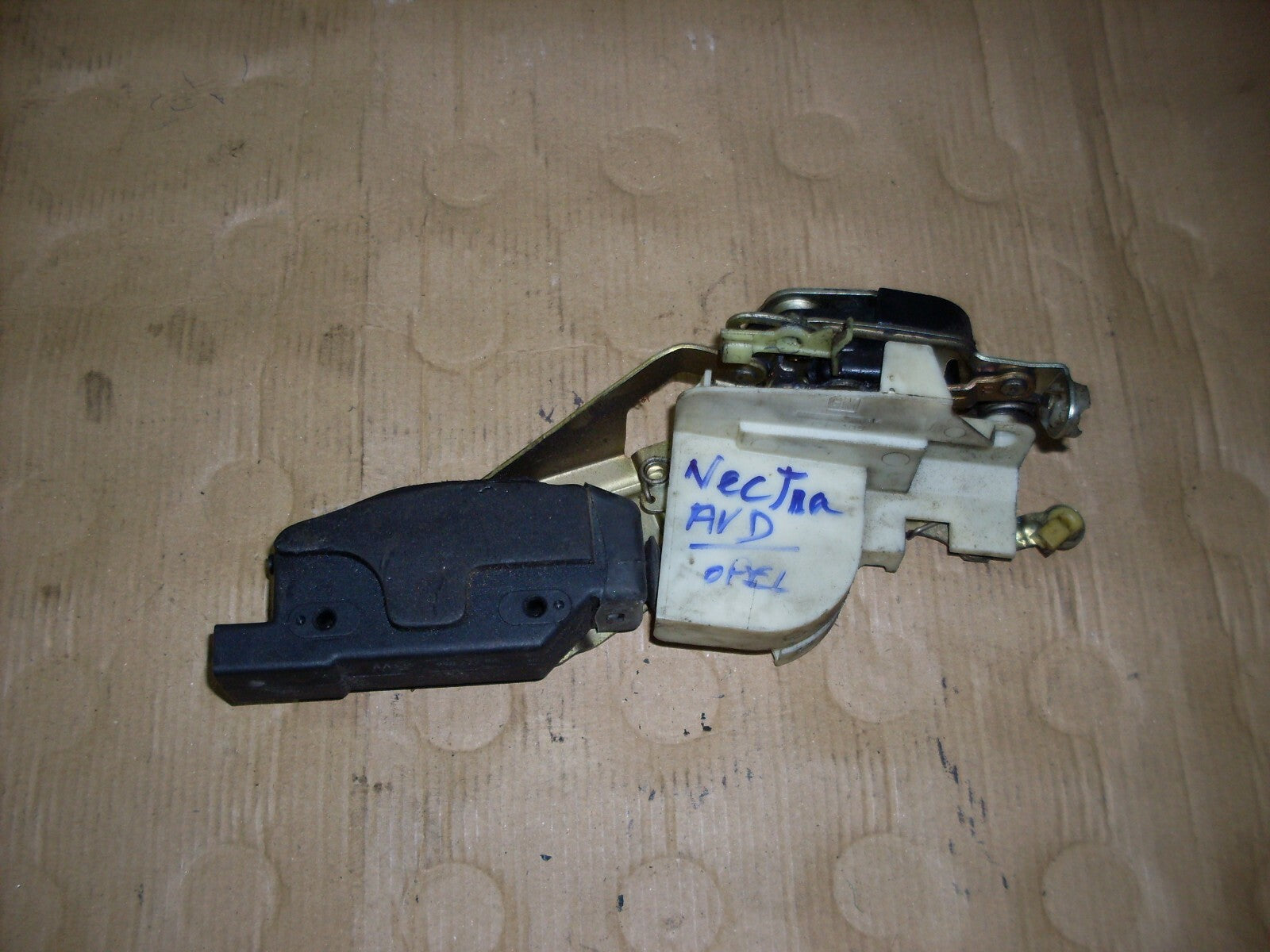 Serrure Porte AV Droite Opel Vectra A 1988-1995 Centralisation Ref 90377706