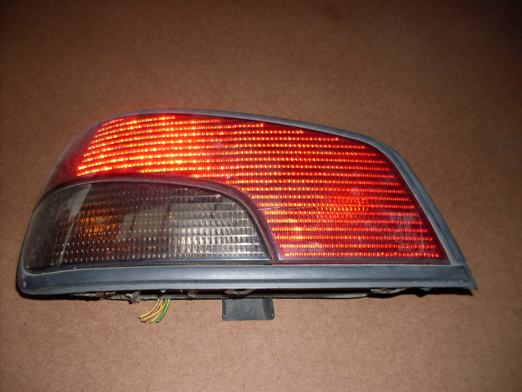 🚨 FEU ARRIÈRE GAUCHE PEUGEOT 306 BERLINE / SEDAN PHASE 1 1993–1996 – ARG STOP