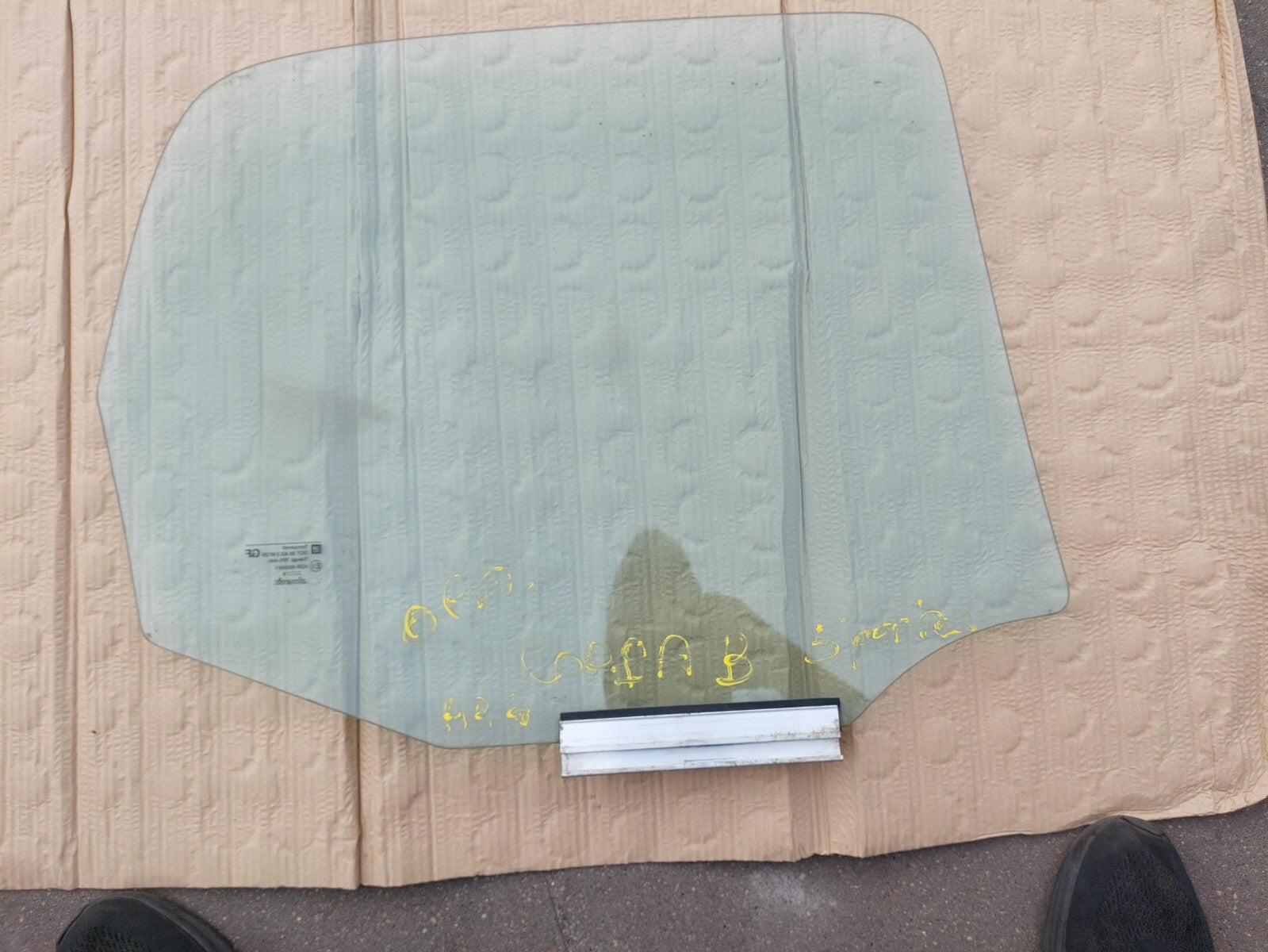 VITRE OPEL CORSA B PORTIÉRE  ARIERE GAUCHE