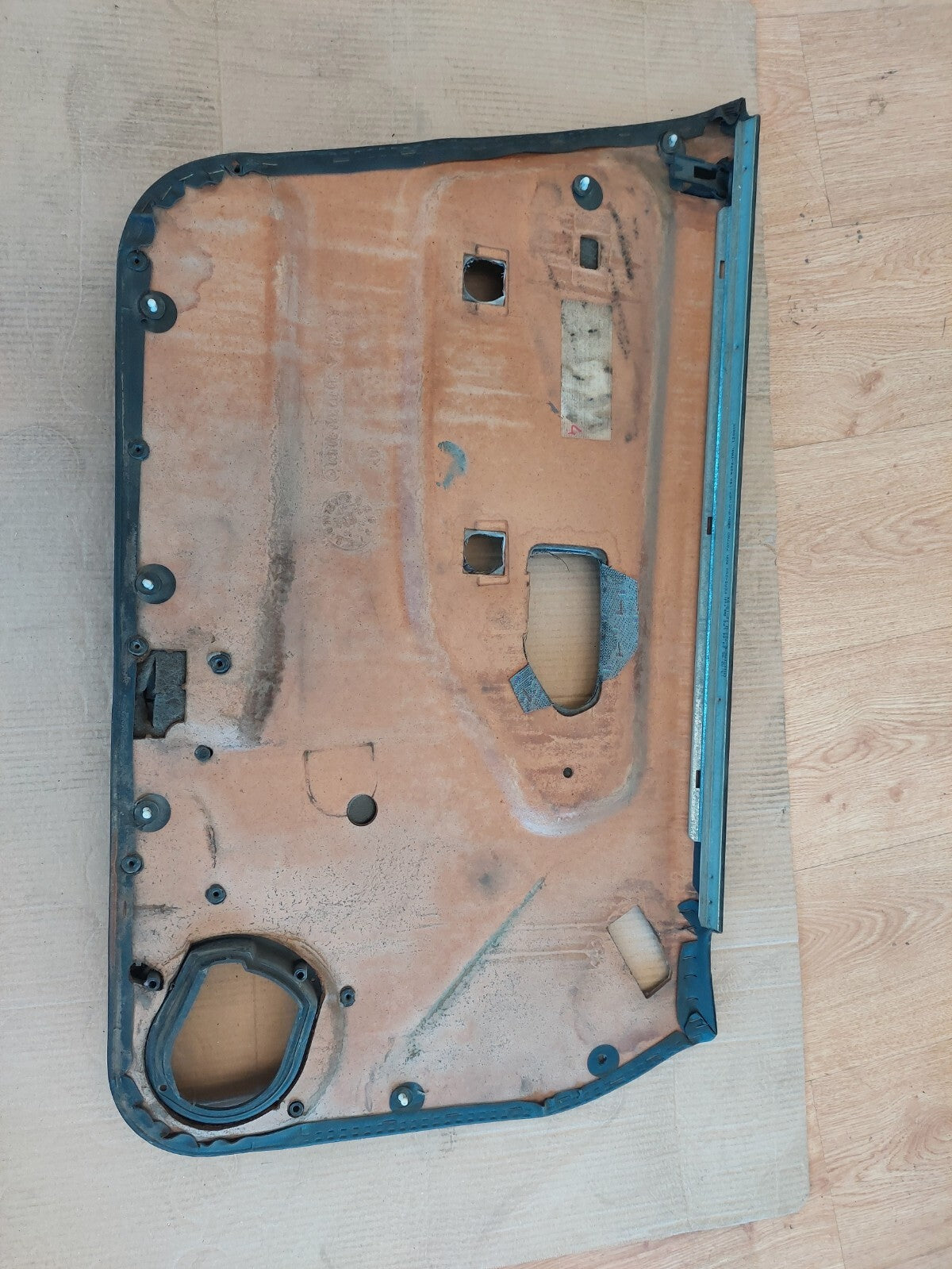 Panneau Intérieur Porte Avant Droite Peugeot 306 – Réf 9611248080 – Garniture Or