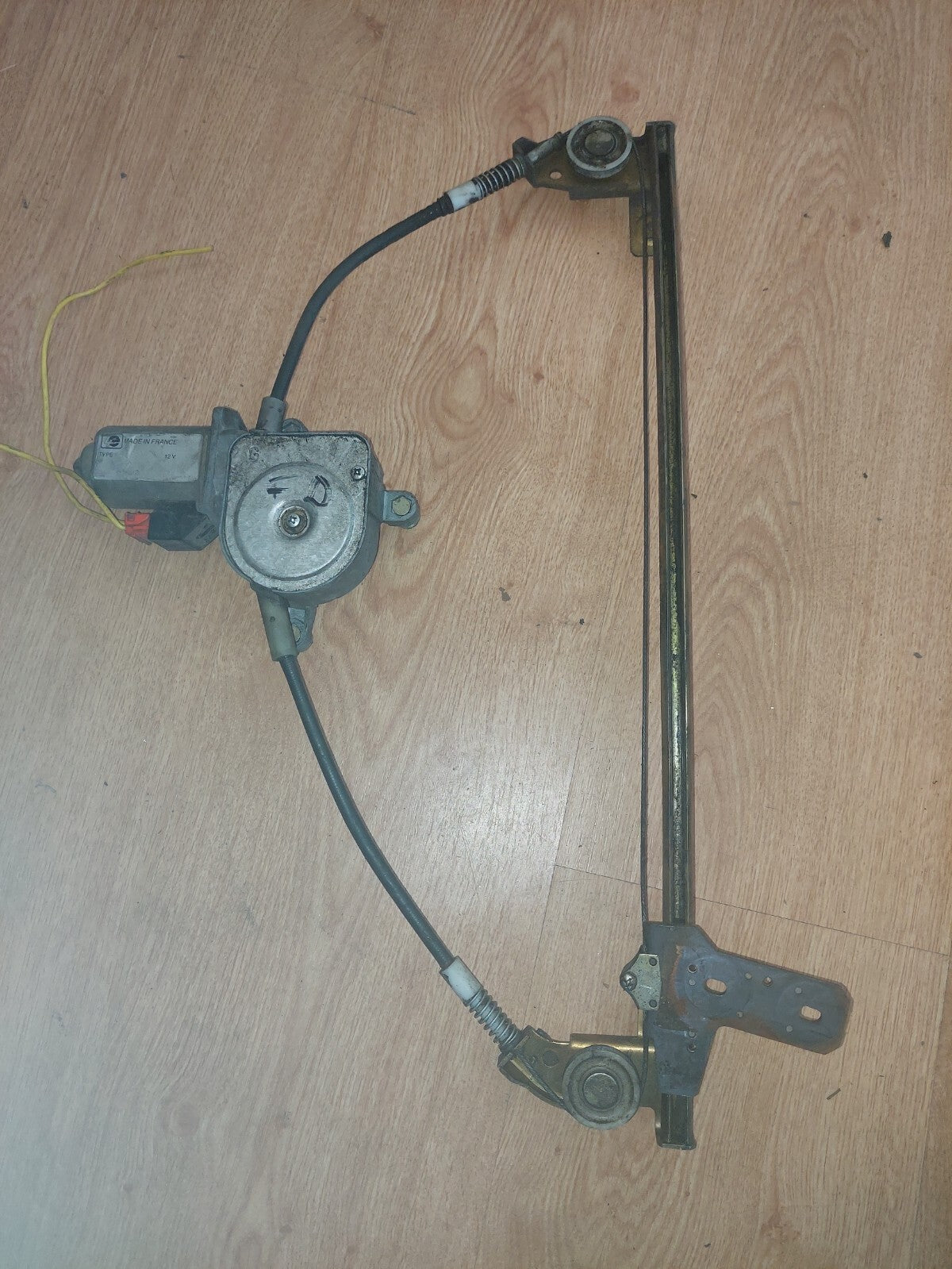 Lève-vitre Électrique Avant Droit CITROËN AX – Complet avec Moteur – Réf S128.00