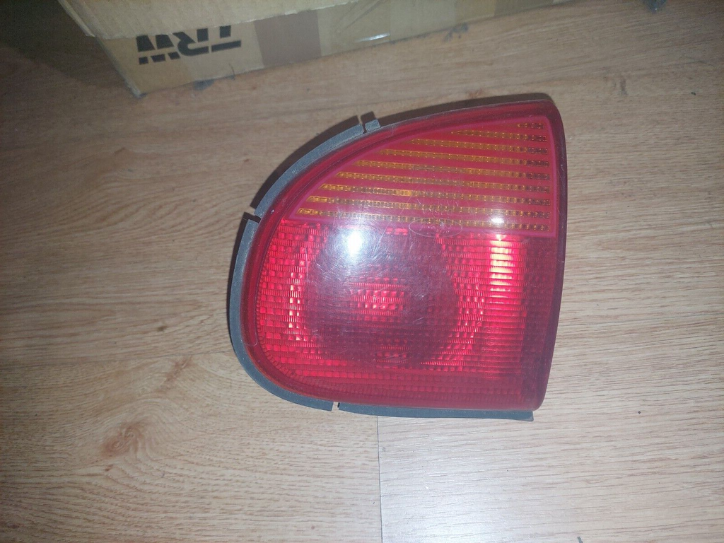 Feu arriere secondaire gauche (feux) FORD ESCORT 5 PHASE 2