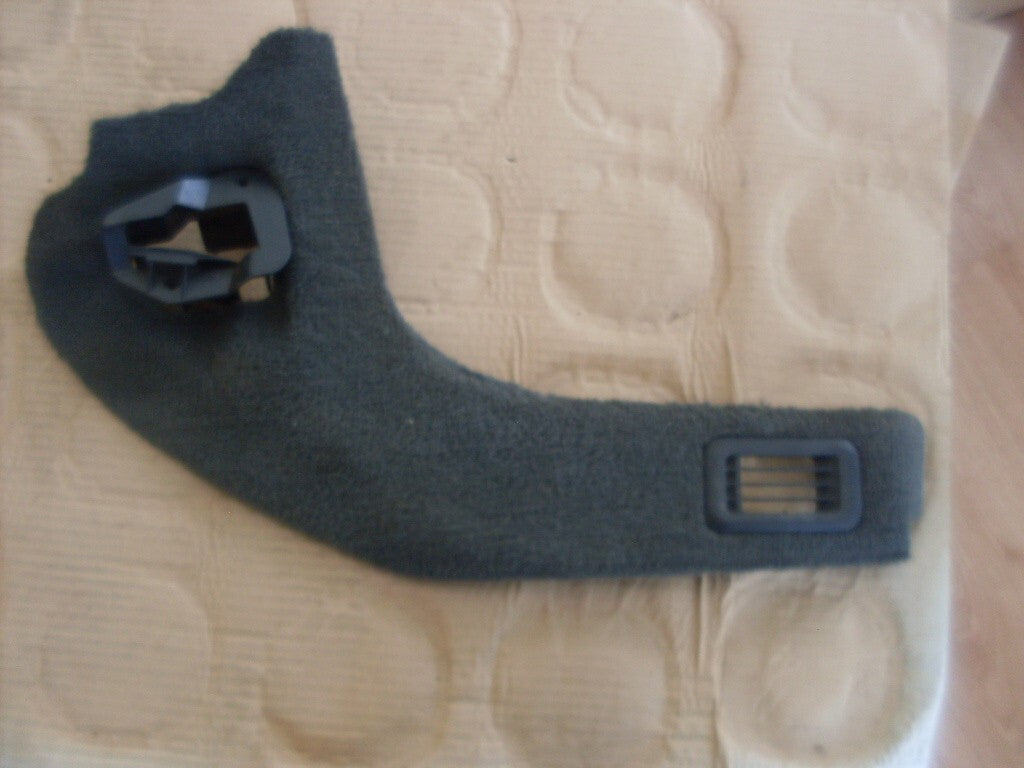 CACHE LATÉRAL CONSOLE CENTRALE PEUGEOT 605 – REF 9600704377 – PIÈCE ORIGINE