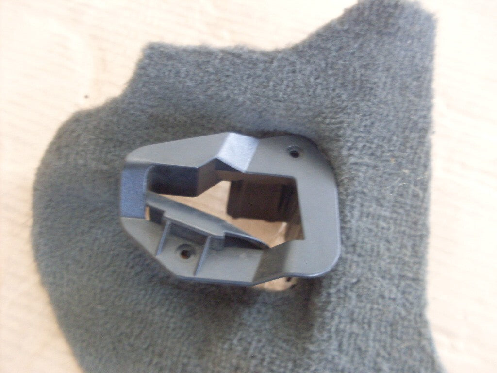 CACHE LATÉRAL CONSOLE CENTRALE PEUGEOT 605 – REF 9600704377 – PIÈCE ORIGINE