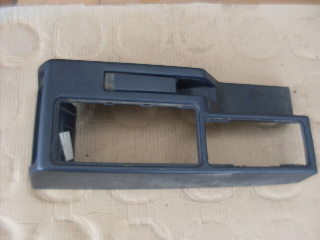 Console centrale Peugeot 605 – habillage intérieur origine PSA 9600298577