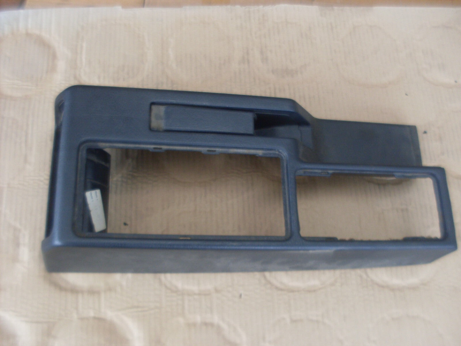 Console centrale Peugeot 605 – habillage intérieur origine PSA 9600298577
