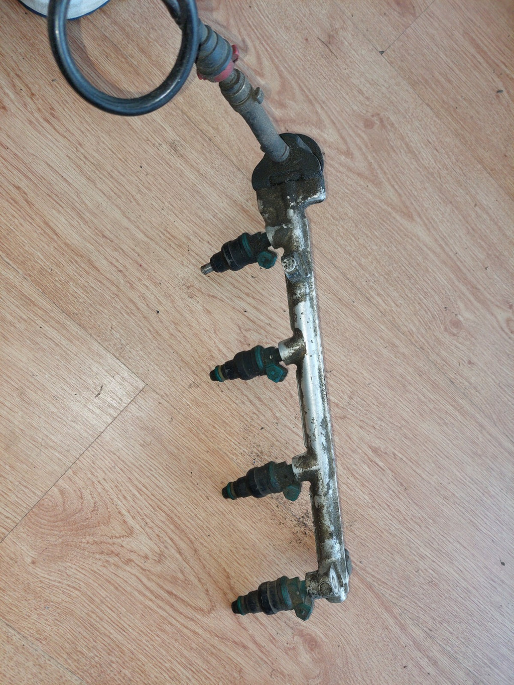 Rampe Injection + 4 Injecteurs FORD ESCORT VI 1.4i 89SF9D280 Complète Origine