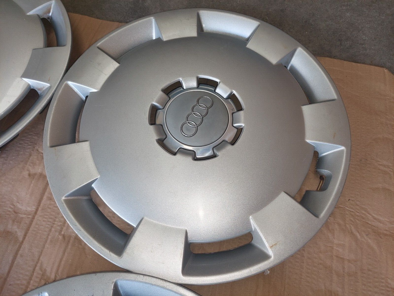 4 enjoliveurs Audi A3 8P 16 pouces origine OEM 8P0601147A radkappe wheel trims