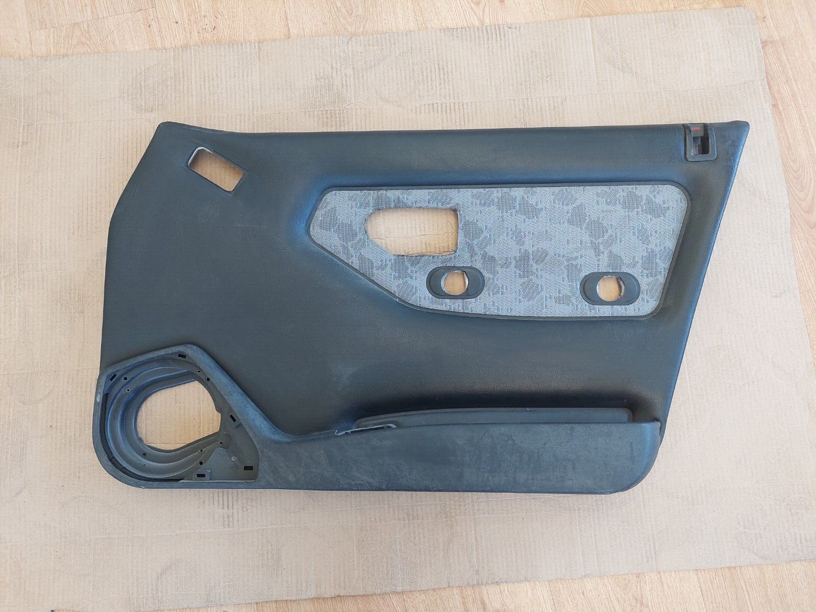 Panneau Intérieur Porte Avant Droite Peugeot 306 – Réf 9611248080 – Garniture Or