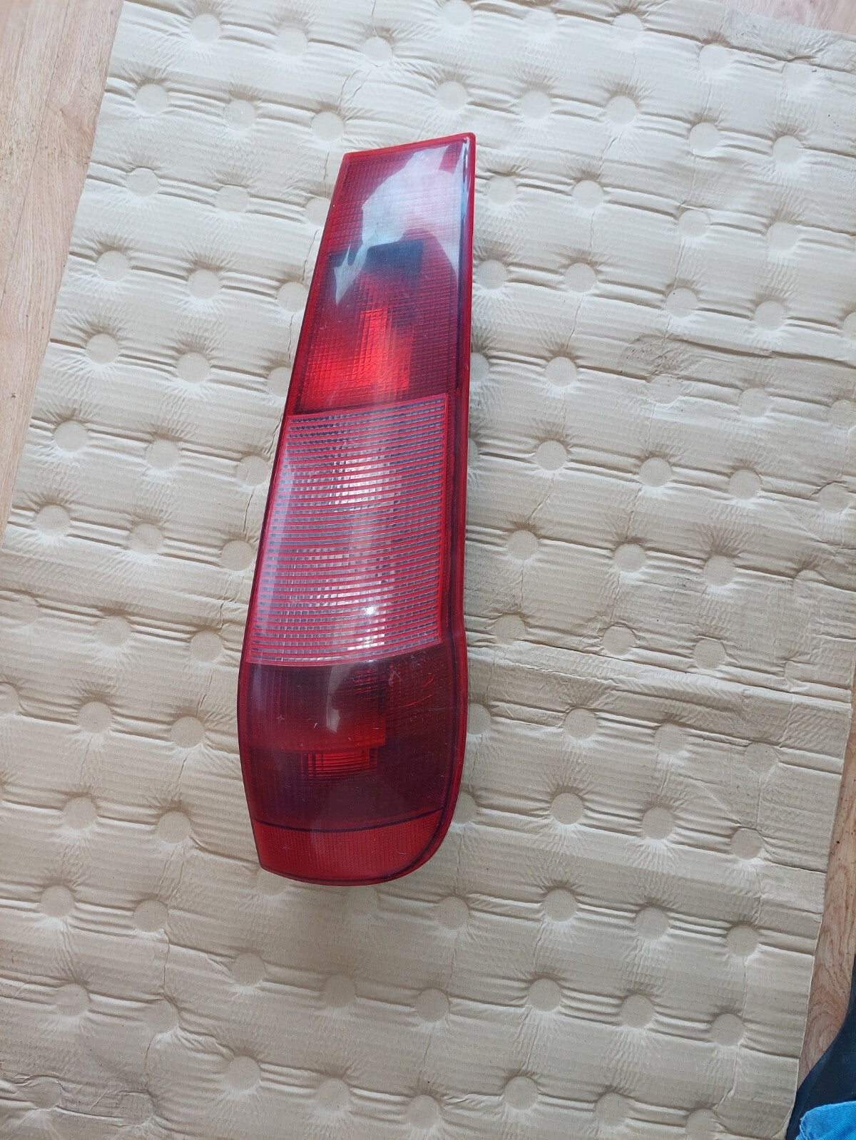Feu arrière droit FIAT Punto I (176) réf 77307227 avec porte lampes – Origine