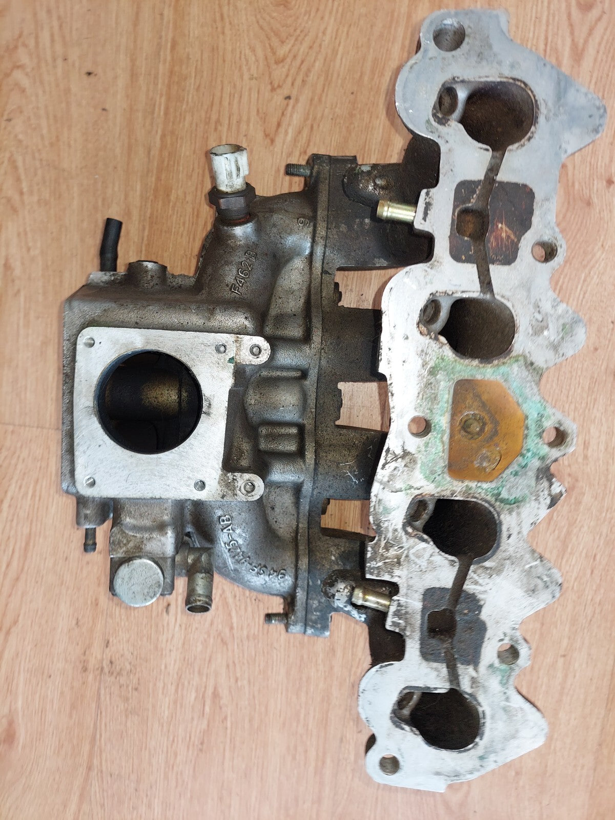 Collecteur d’admission FORD ESCORT 1.4 i 94SF-9425-AB Origine OEM