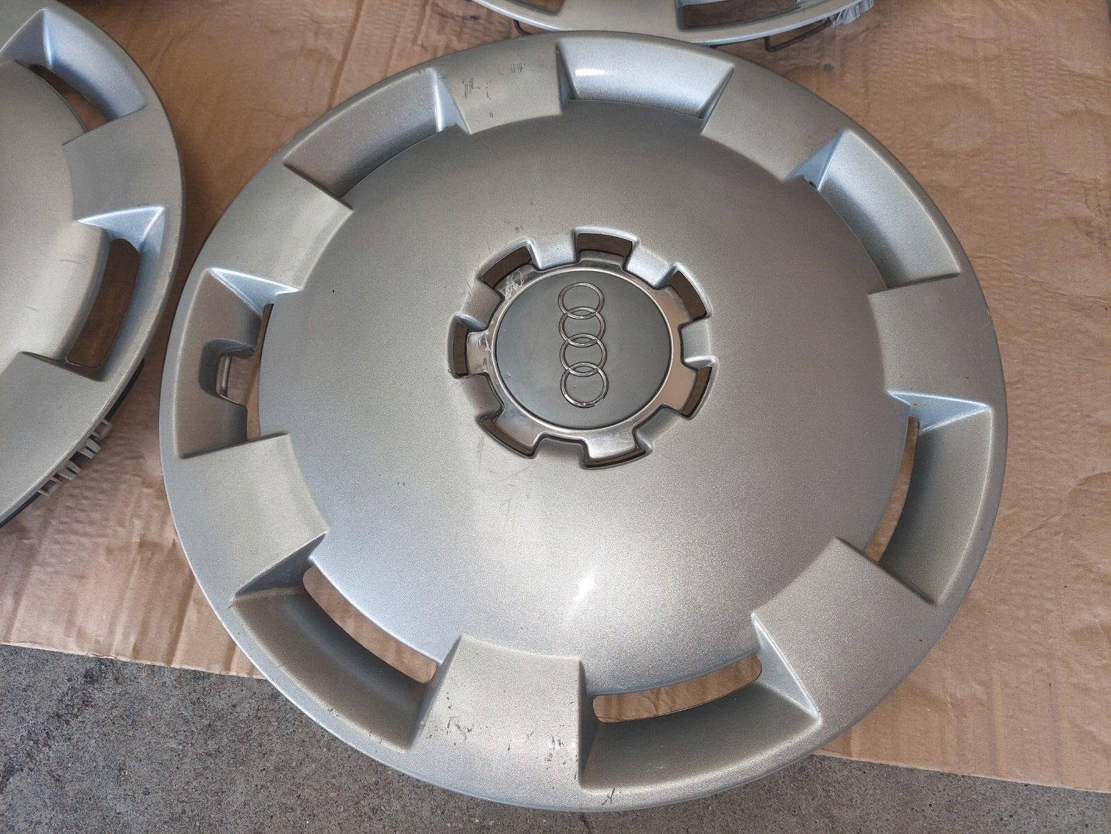 4 enjoliveurs Audi A3 8P 16 pouces origine OEM 8P0601147A radkappe wheel trims